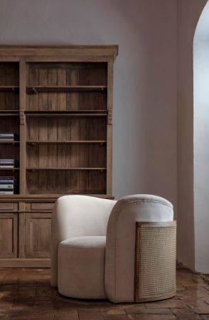 Armchair Nyu
