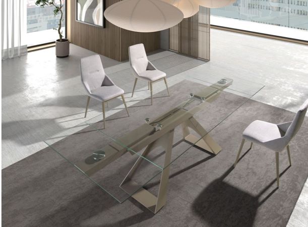 Dinning Table Plucky