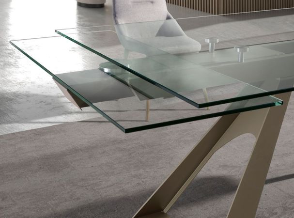 Dinning Table Plucky