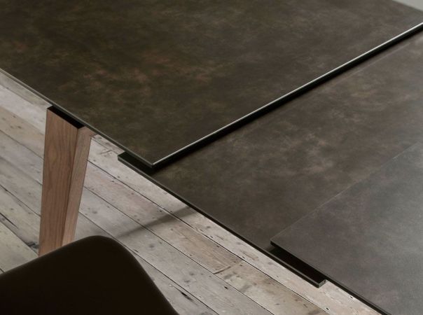Dinning Table Extendable Crow