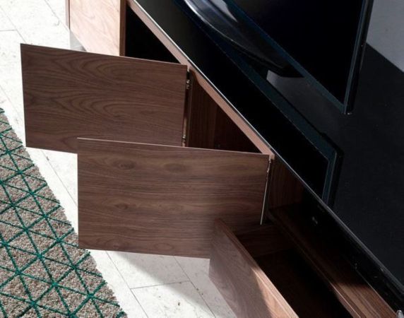 TV Base Edge