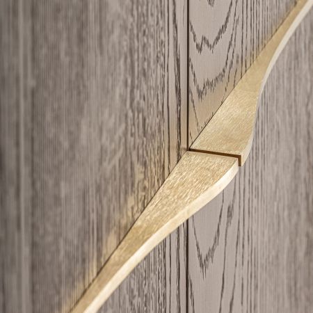 USSEL WARDROBE