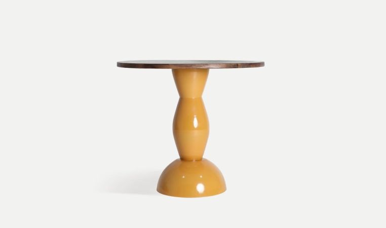 NAHINA DINING TABLE