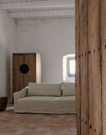 CHITSA SIDE TABLE