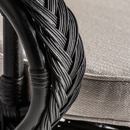 Armchair Nulvi